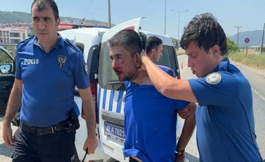 Muğla'da takip sırasında 4 polis otosuna çarpan sürücü tutuklandı
