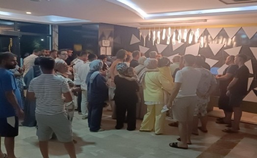Elektrikler kesildi, turistler ayaklandı! Otelde 'klima' gerginliği!