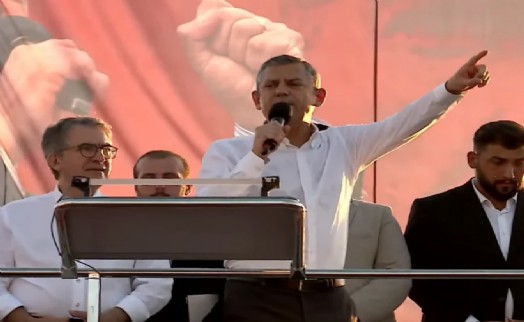 Özgür Özel'den Erdoğan'a yanıt! 'Terör örgütünün başı ile anlaştılar başkanlarımız hala içeride'