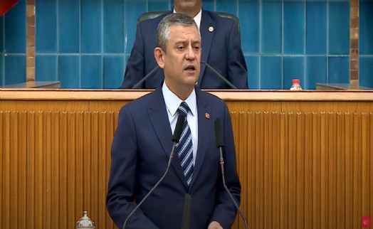 Özel kürsüde: 'Şehidimizin verdiği bursu biz üstleniyoruz'