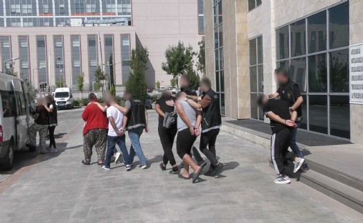 Uşak'ta uyuşturucu operasyonuna 5 tutuklama