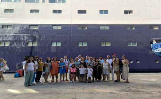 Yunan adalarını gezen görme engelliler, ilk kez yurt dışında tatil yaptı