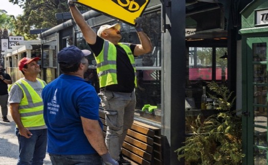 Güzelyalı'da zabıta ve esnaf el ele verdi: Yeşil alanlar halka döndü