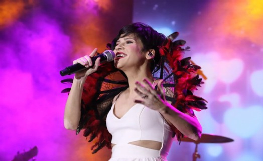 Buca'da Zafer Bayramı Aydilge konseriyle kutlanacak