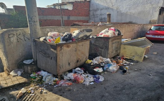 AK Parti İzmir'den Büyükşehir'e çöp çıkışı: 'Layıkıyla yerine getiremiyor'
