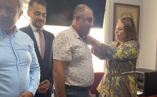 AK Parti'den istifa etti: CHP'ye katıldı