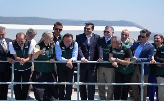 AK Partili İnan, İzmir'den Özel'e seslendi; AK Parti icraatlarını iyi takip etsin