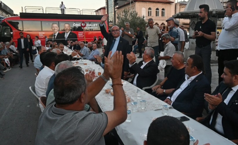 AK Partili belediye salon vermedi! CHP'nin yemeği mitinge dönüştü