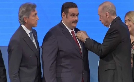 AK Parti'ye katılım töreninde şaşırtan uyarı: Başkan dondu kaldı