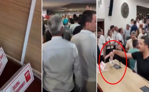 Aydın'da gerilim tırmanıyor! AK Parti'liler Meclis'i bastı, CHP kartlarını yere attılar