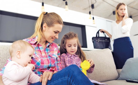 Bakanlıktan yeni proje: Kreş yerine komşu anne!