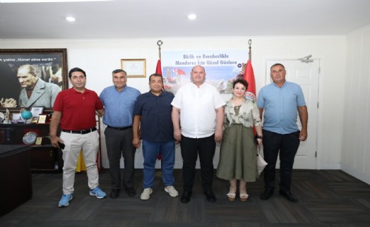 Başkan Çiçek, Muhtarlar Derneği'ni ağırladı