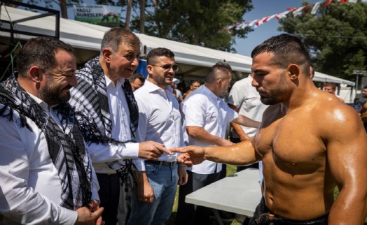Başkan Tugay'dan yağlı güreş branşı müjdesi