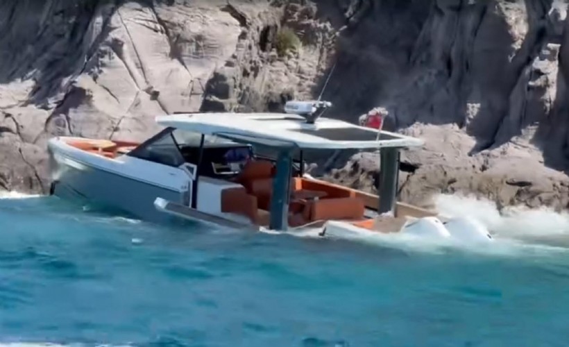 Bodrum'da arıza yapan tekne karaya oturdu, 3 kişi kurtarıldı