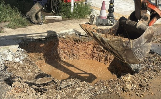 Bodrum'da yine isale hattı patladı