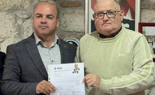 CHP Çeşme'de aile boyu delege olma dönemi: Anne, baba, eş demeden listeye yazdılar