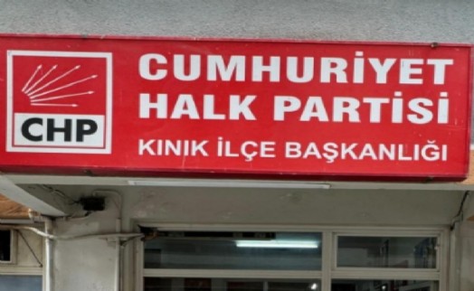 CHP Kınık'ta anlaşmazlık sürüyor: Gençlik Kolları Başkanı da istifa etti