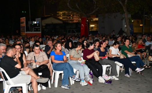 Çiğli'de yaz coşkusu: Müzik, tiyatro, sinema ve renkli atölyeler