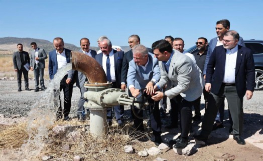 Dikili'nin jeotermal su kuyusu açıldı