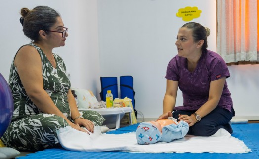 Eşrefpaşa Hastanesi'nde Gebelik Okulu açıldı