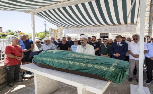Foça'nın efsane başkanının oğlu, son yolculuğuna uğurlandı