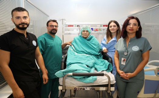 Gaziantep'ten gelen kanser hastası, İzmir'de şifa buldu