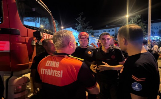 İzmir İtfaiyesi Balıkesir'de görev başında