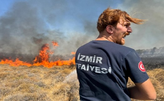 İzmir İtfaiyesi kentsel ve kırsal yangınlarla mücadele ediyor