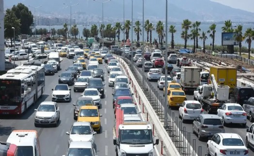 İzmir'de kortej yürüyüşü nedeniyle o yollar trafiğe kapatılacak!