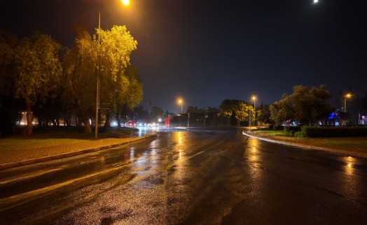 İzmir'de bölgesel yağış