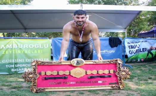 İzmir'in yağlı güreş şöleninde başpehlivan belli oldu!