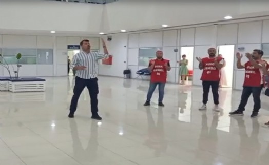 Karabağlar'da eylemin ikinci gününde Kınay'a çağrı: Bir an önce dönüş yapın!
