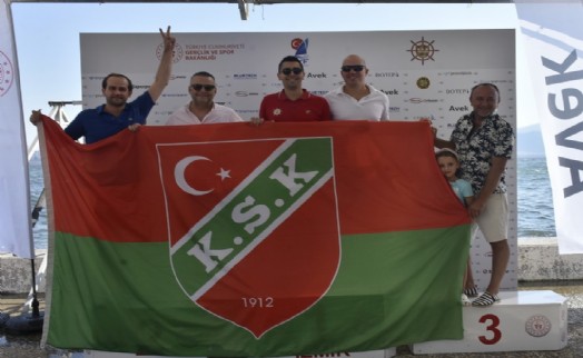 Karşıyaka'daki yelken şampiyonasına görkemli kapanış