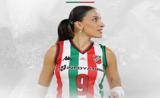 Karşıyaka filesinde Simay gitti