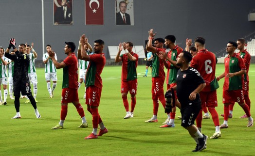 Karşıyaka sezonu gövde gösterisiyle açtı