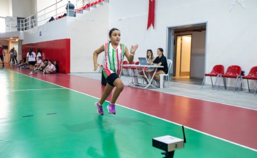 Karşıyaka'da örnek hizmet: Sportif yetenekler keşfediliyor