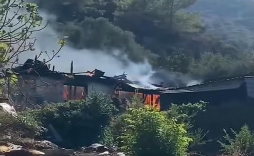 Kendi evini ateşe verdiği iddiasıyla gözaltına alındı