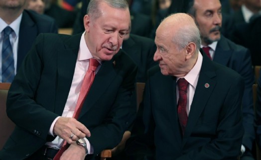 Komisyon sürecinde AK Parti MHP'yi yalnız mı bıraktı?