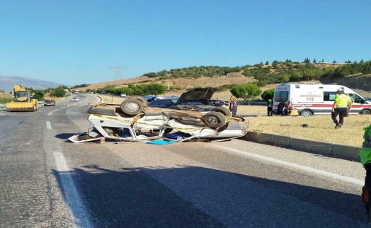 Manisa'da feci kaza: 1 ölü, 3 yaralı