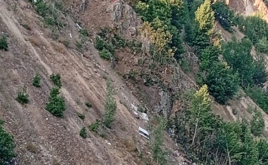 Minibüs uçuruma uçtu: Çok sayıda can kaybı ve yaralı