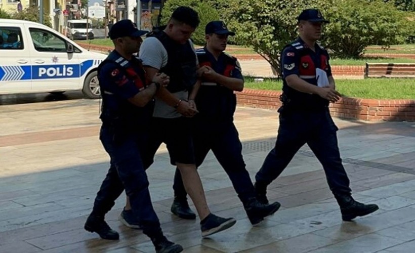 Motosikletlinin öldüğü kazada, kaçan kamyonet sürücüsü yakalanarak tutuklandı
