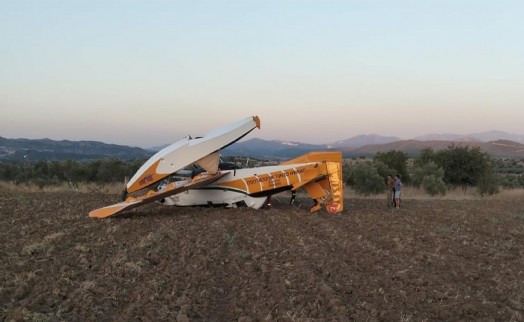 Orman yangınına müdahale eden uçak, zorunlu inişte kaza- kırıma uğradı