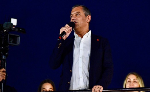 Özel'in 'İBB davası borsası' iddiasıyla gözaltına alınan avukat adliyeye sevk edildi