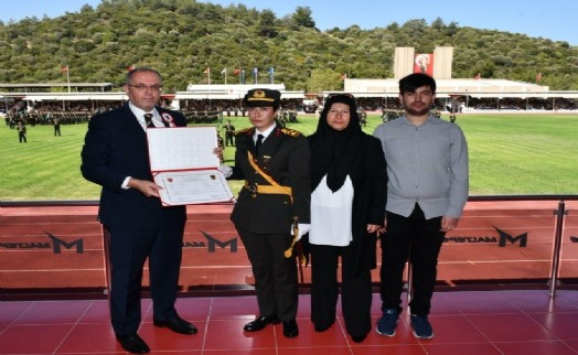 Şehit Ömer Halisdemir'in kızı Elif Nur teğmen oldu