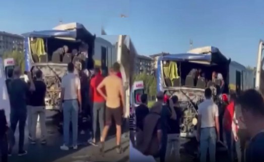 TEM'de feci kaza! 1 ölü 9 yaralı var, trafik durdu