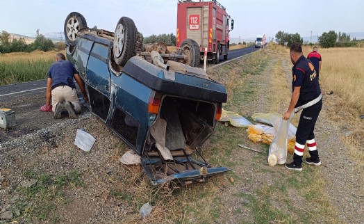Takla atarak ters dönen otomobilin sürücüsü yaralandı!