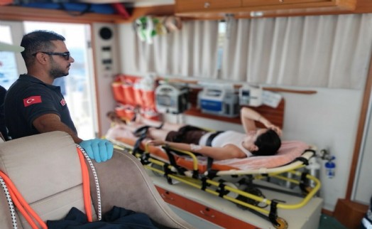 Teknede rahatsızlanan Meksikalı turiste tıbbi tahliye