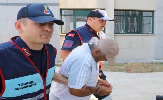 Sapık yakalandı! 2018'den beri turist kadınları gizlice çekiyormuş