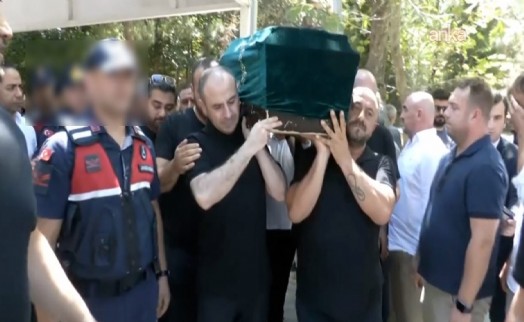 Tutuklu belediye başkan yardımcısına azılı suçlu muamelesi! Babasının cenazesine jandarma ile katılabildi