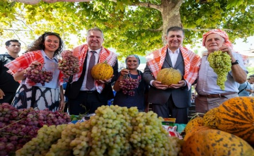 Urla'nın geleneksel bağbozumu şenliği renkli görüntülerle başladı